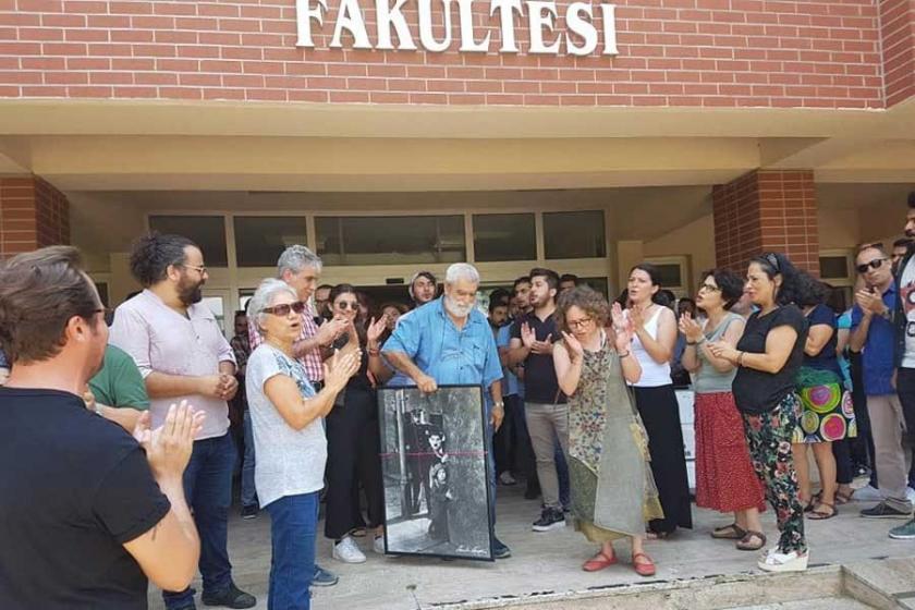 Abant İzzet Baysal Üni.'de ihraç edilen akademisyenler uğurlandı