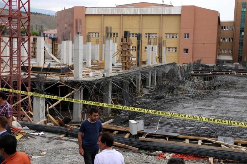 Erzincan'da hastane inşaatındaki göçükte 8 işçi yaralandı