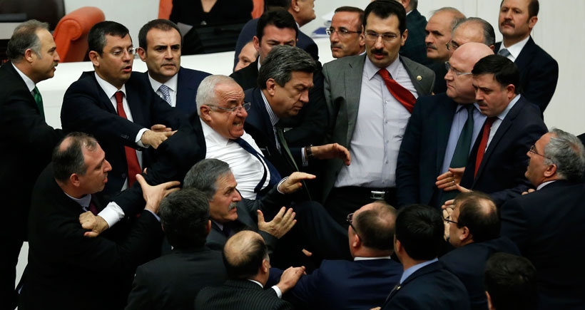 Meclis’te yine kavga