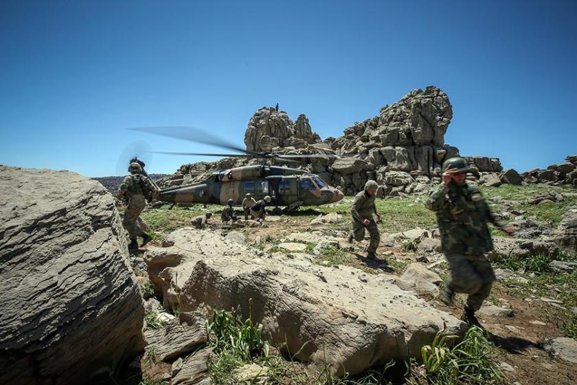 Hakkari'de 2 asker yaşamını yitirdi