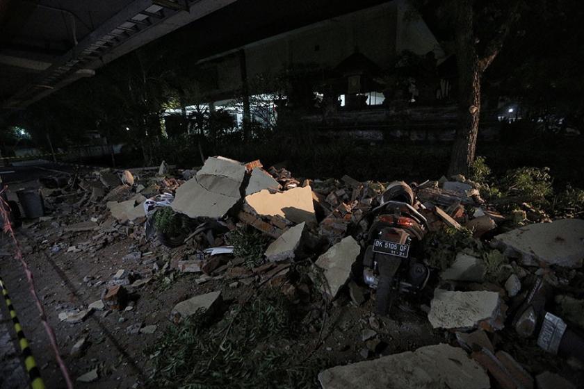 Endonezya'da 7 büyüklüğünde deprem: Ölü sayısı 95'e yükseldi