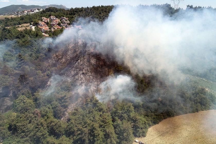 Bursa'da yerleşim alanlarına sıçrayan orman yangını söndürüldü