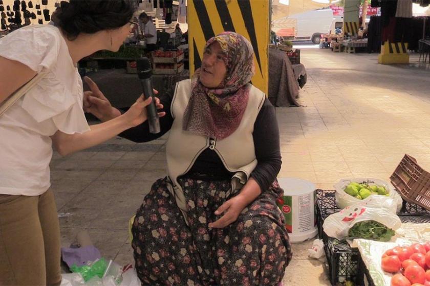 Pazarda kadınlarla ekonomiyi konuştuk: Yaşama şansı bırakmıyorlar