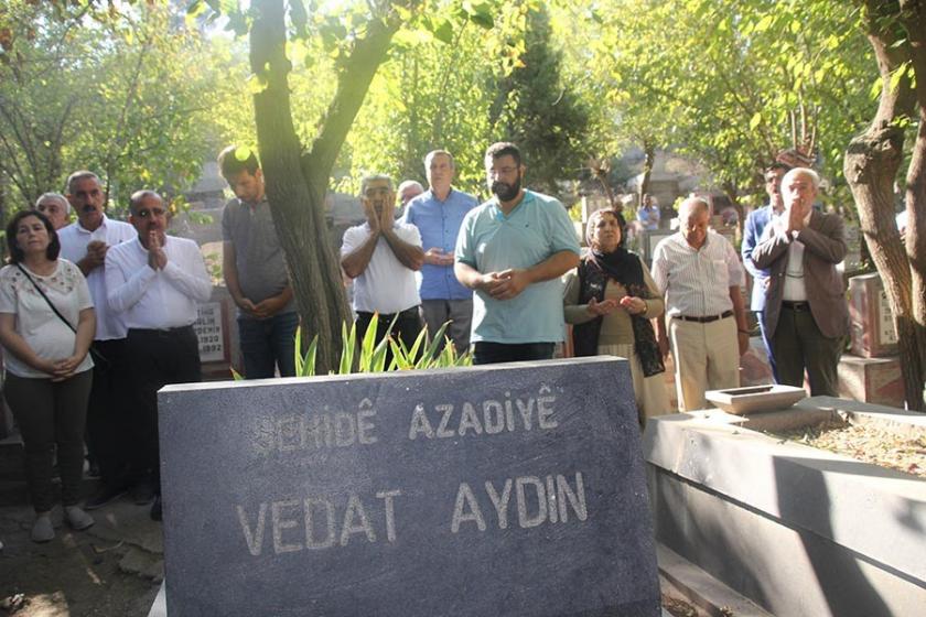 HEP Diyarbakır İl Başkanı Vedat Aydın, mezarı başında anıldı