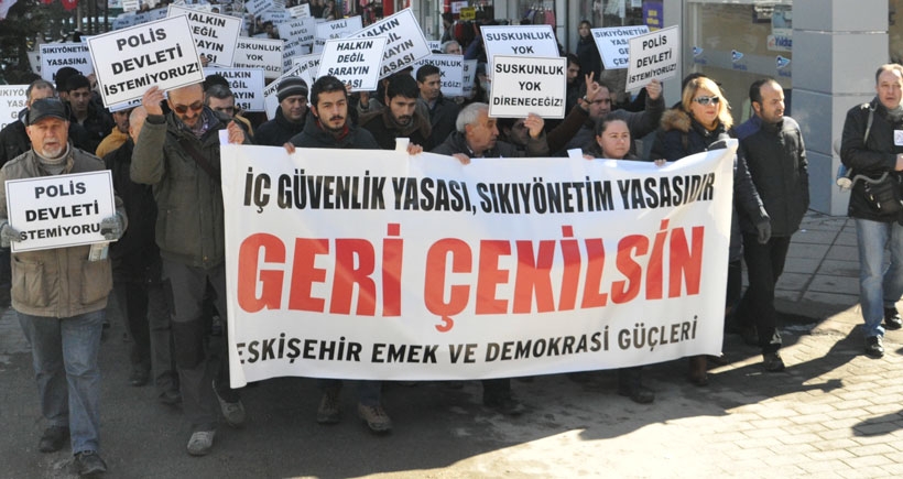 Eskişehir'de 'İç Güvenlik Yasası'na tepki yürüyüşü