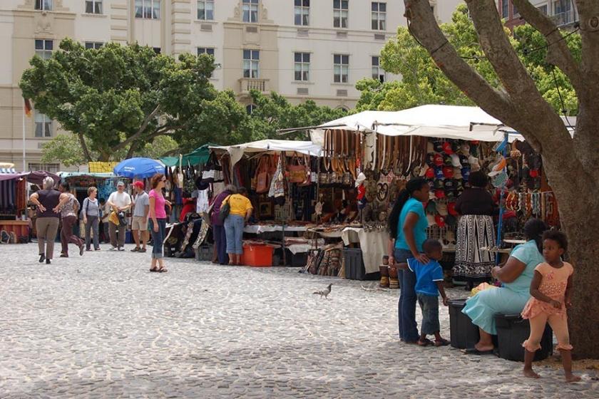 Güney Afrika’da yabancı esnafın dükkanları yağmalandı