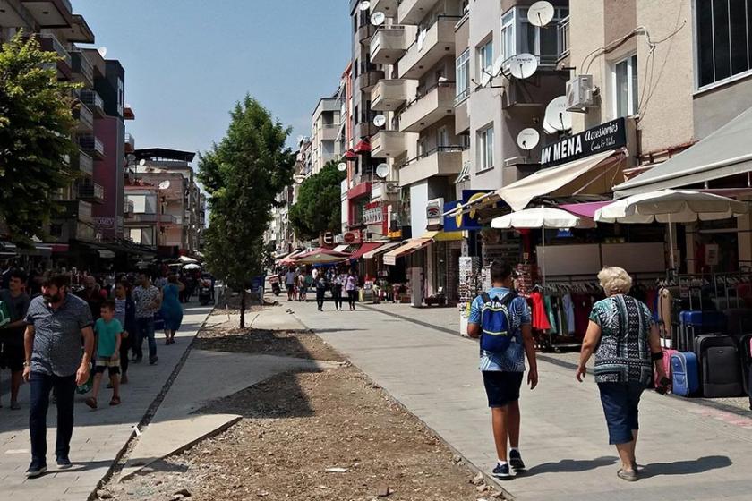 Bucalı esnaf: Holdinglere destek, bize vergi