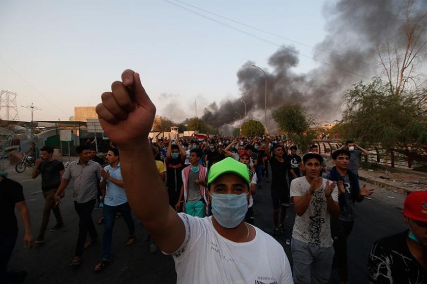 Basra’da gösteriler şiddetleniyor