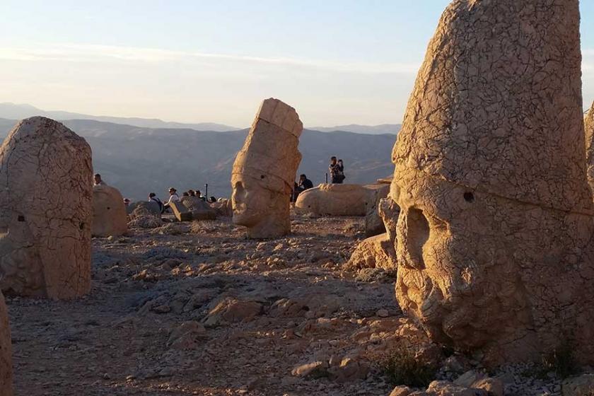 Nemrut Dağı'nda güneşin batışını izlerken düşüp öldü