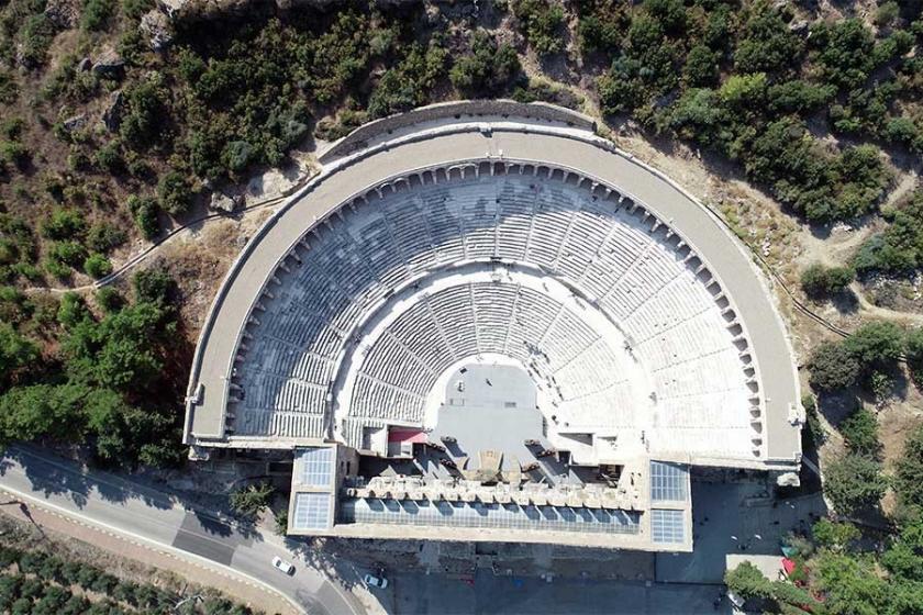 Aspendos tarihe meydan okuyor