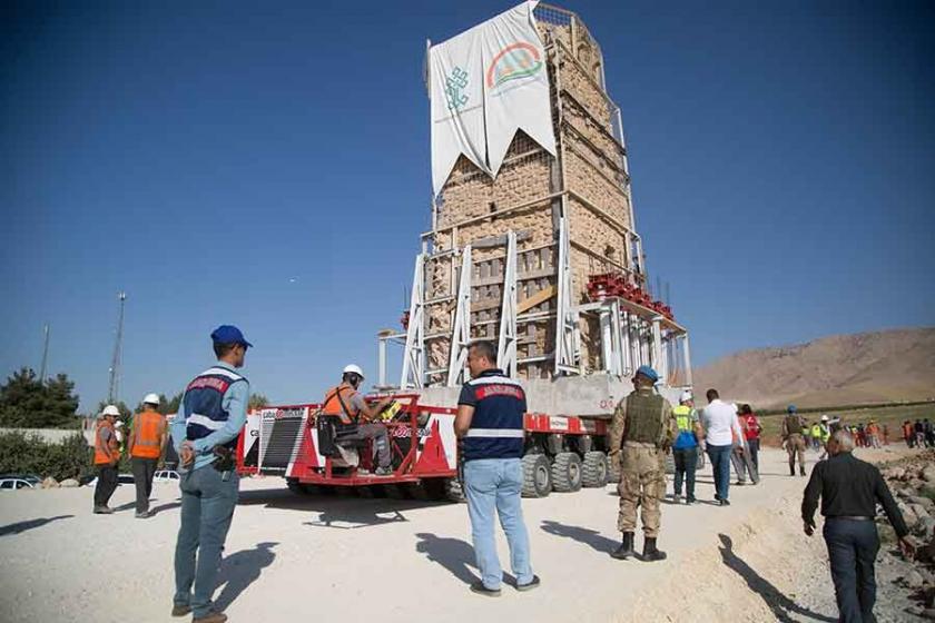 Hasankeyf’te tarihi minare de taşındı