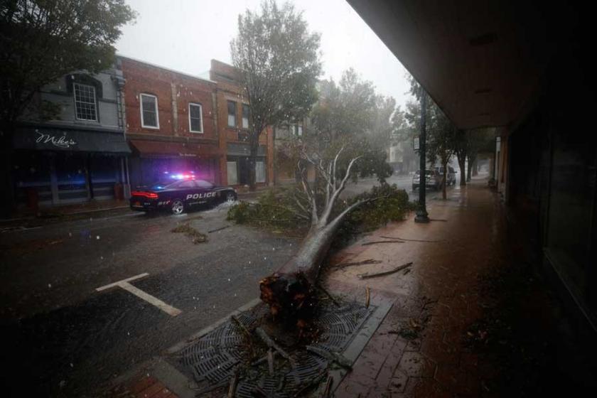 ABD'nin doğu kıyılarını vuran Florence Kasırgası 17 can aldı