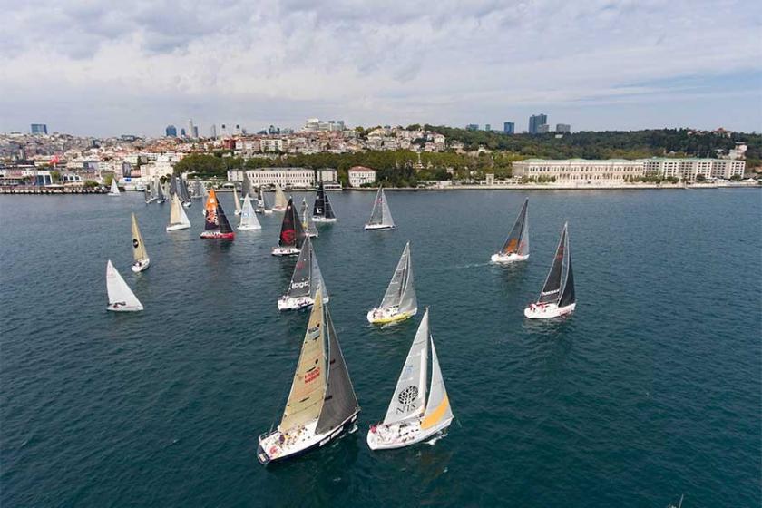 İstanbul Boğazı'nda yelkenler açıldı