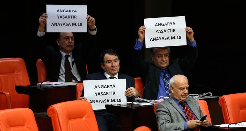 AKP, Meclis'i aralıksız çalıştırıyor