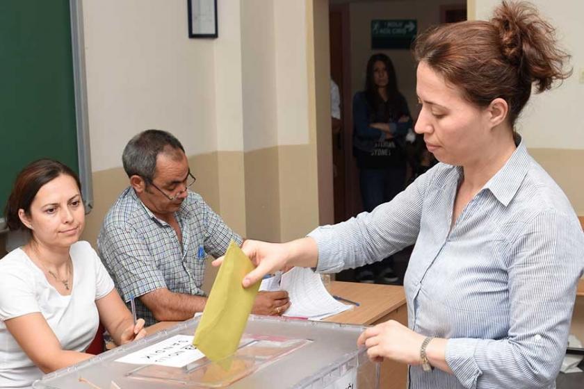 Seçmen kaydırmada 2 neden: Muhtarlık cazibesi, AKP'nin risk bölgeleri