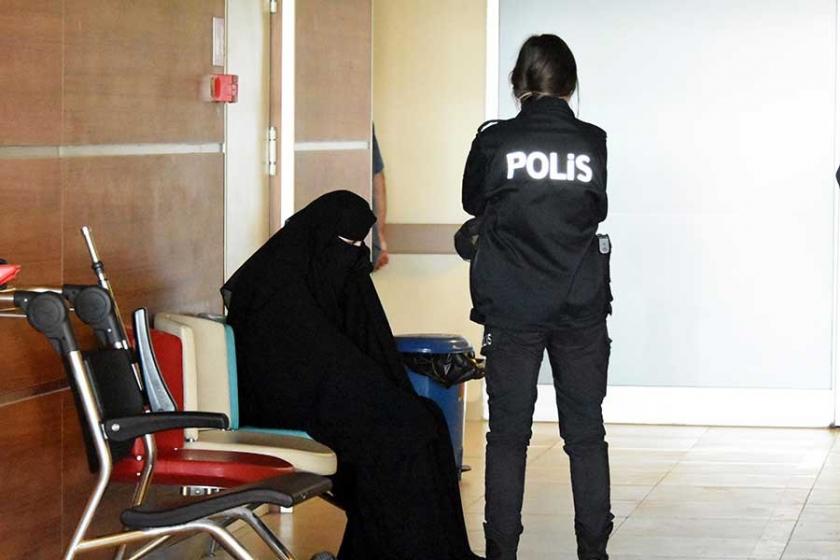 Atatürk'e hakaretten gözaltına alınan kadın tutuklandı