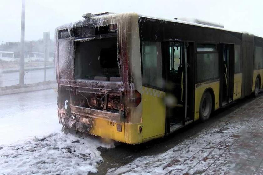 Başakşehir'de seyir halindeki  İETT otobüsünde yangın çıktı