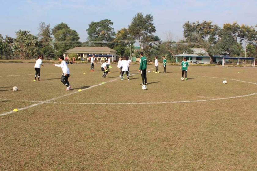 Afgan kadınların futbol hayali nasıl kabusa döndü?