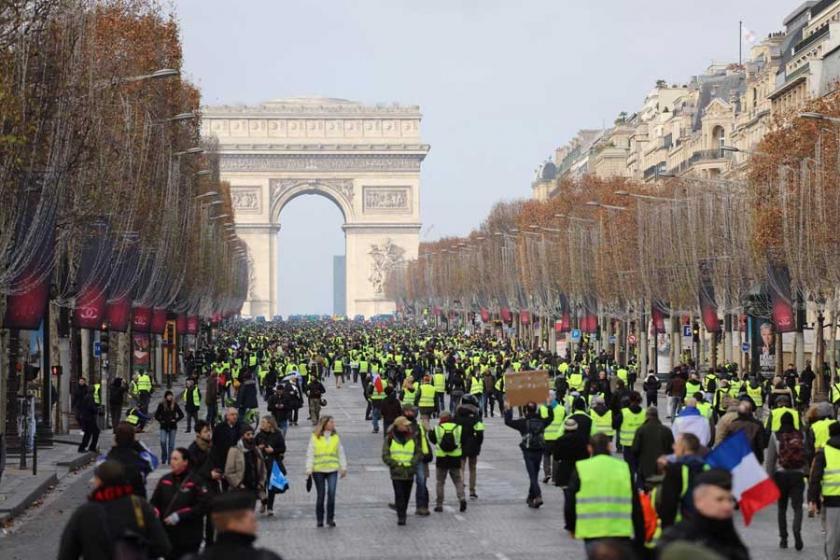 Sarı Yelekliler'e Paris'te eylem yasağı