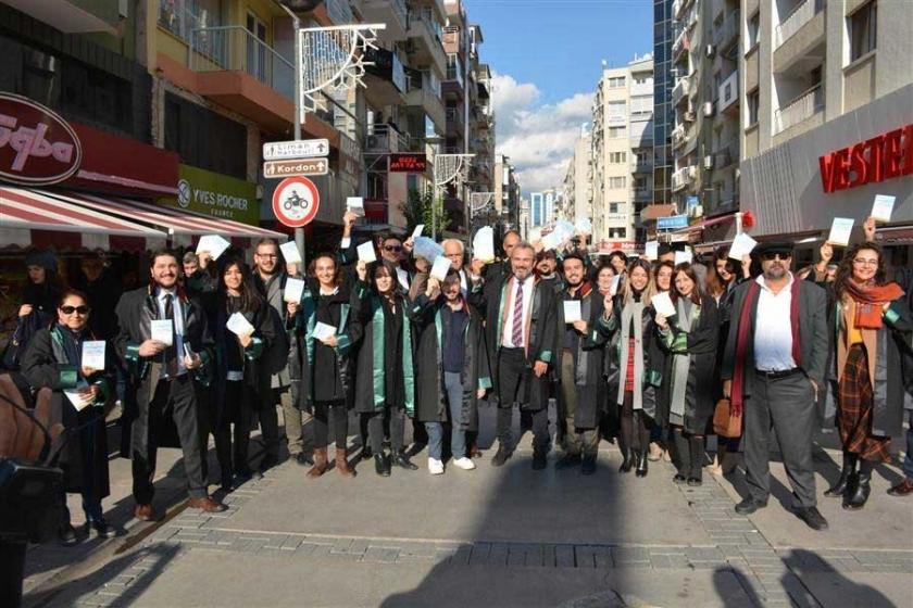 İzmir Barosu insan hakları için sokağa indi