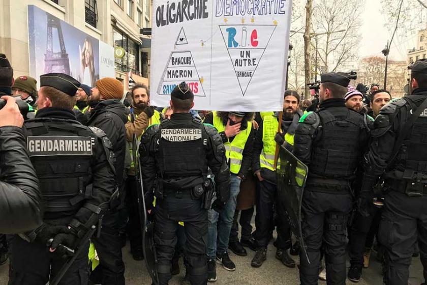 Paris'te sarı yelekliler eylemleri sürüyor: 168 kişi gözaltına alındı