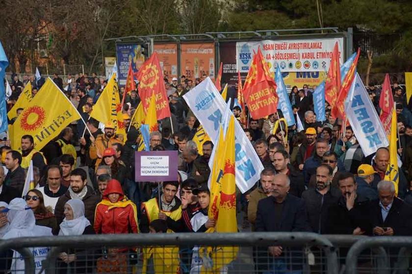 KESK'in bölge mitingleri: İşyerinin olanakları ve enerjisini gösterdi