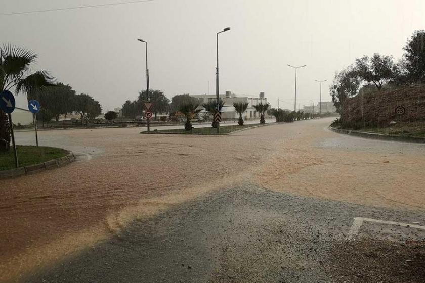 Antalya'da yağışlar nedeniyle mahsur kalan iki kişiden birine ulaşıldı