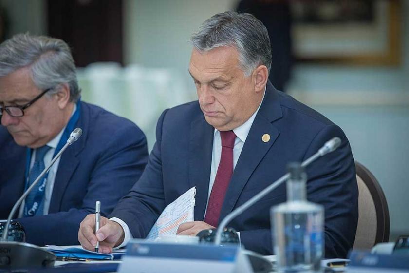 Macaristan Başbakanı Orban’ın partisinin AP üyeliği askıya alındı