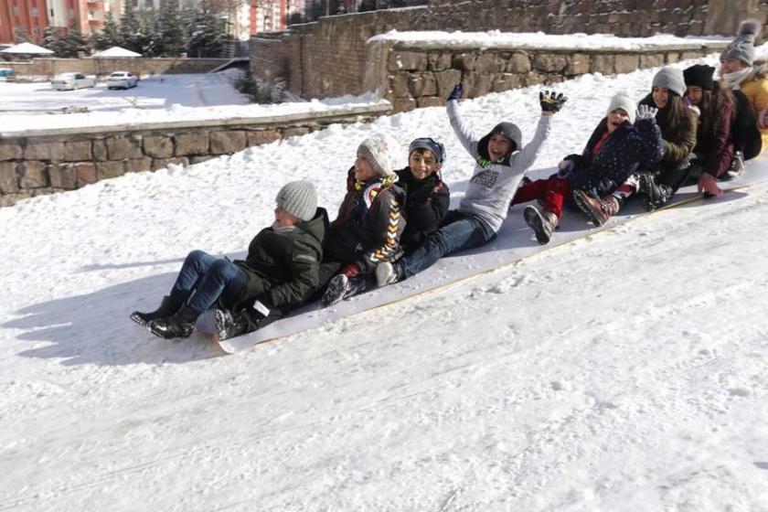 8 Ocak Salı günü kar nedeniyle okulların tatil edildiği il ve ilçeler