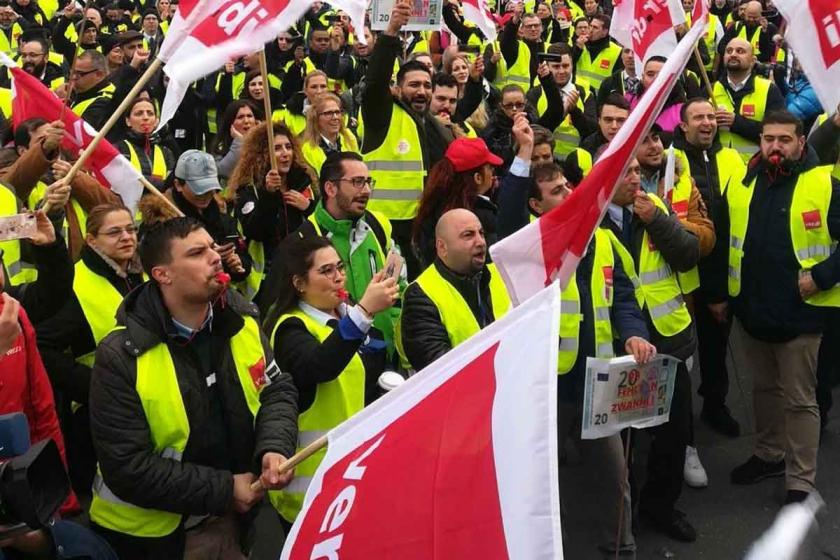 Almanya'da 8 havalimanında güvenlik personelleri bir günlük grevde