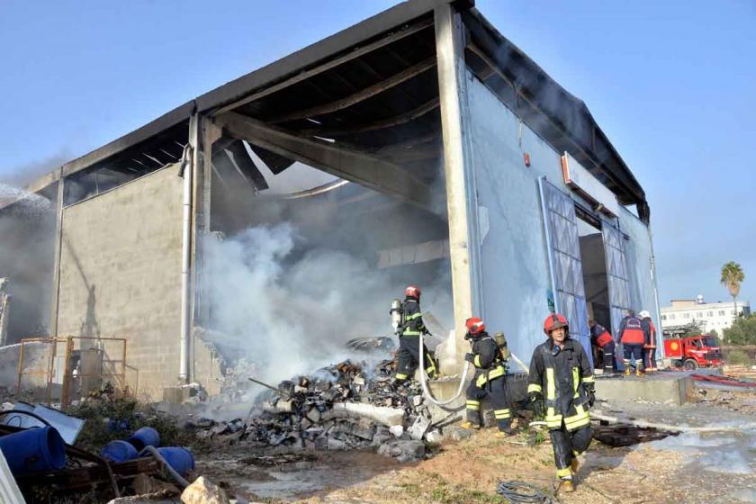 Mersin'de çakmak fabrikasında yangın