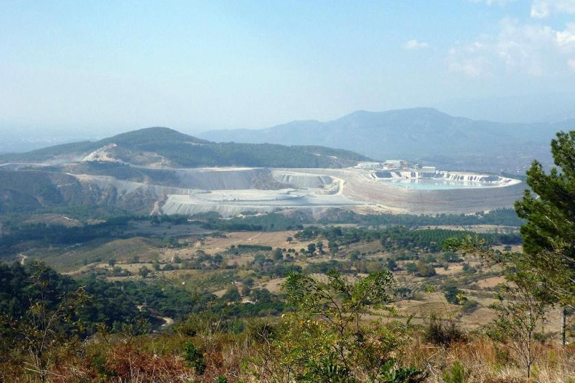 Maden kapandı, çukuru zehir saçmaya devam edecek