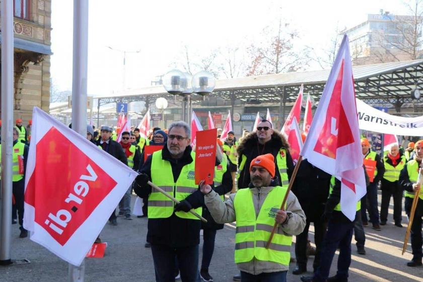 Almanya’da otobüs şoförleri grevle uyardı