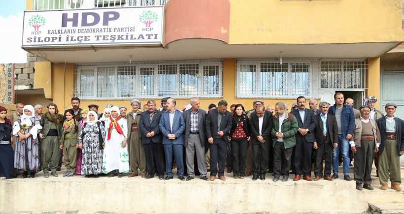 Silah doğrultan polisler hakkında suç duyurusu