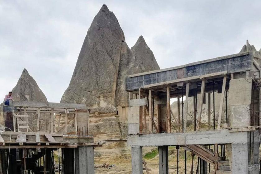 Tepkiler üzerine peri bacalarının yanındaki otel inşaatı yıkılıyor