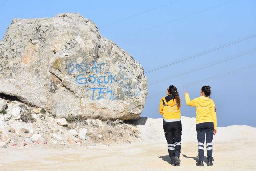 Milas'ta madende ‘Dikkat göçük tehlikesi’ yazısı altında çalıştırdılar