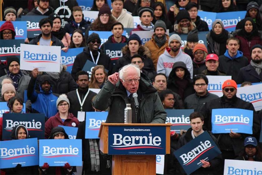 ABD'de Demokrat Parti Başkan Adayı Bernie Sanders hastaneye kaldırıldı