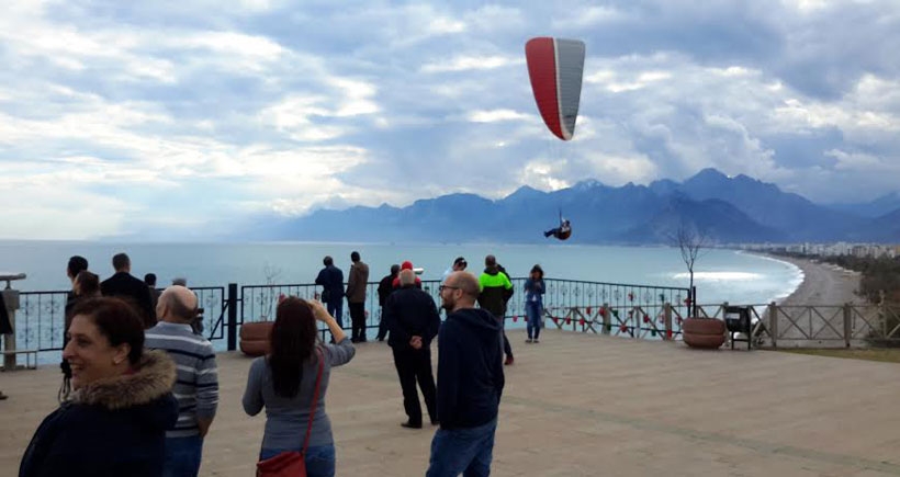 Antalya’da yamaç paraşütü yapmak yasak