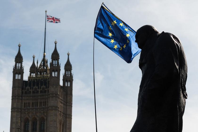 Yeni Brexit anlaşmasının oylaması ertelendi