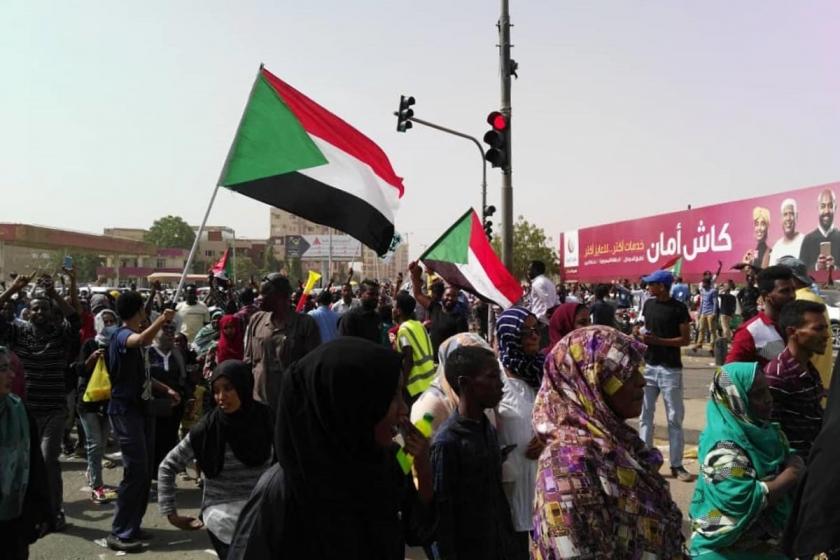 Sudan ve Cezayir dersleri: Zorbalar kalmaz, gider!