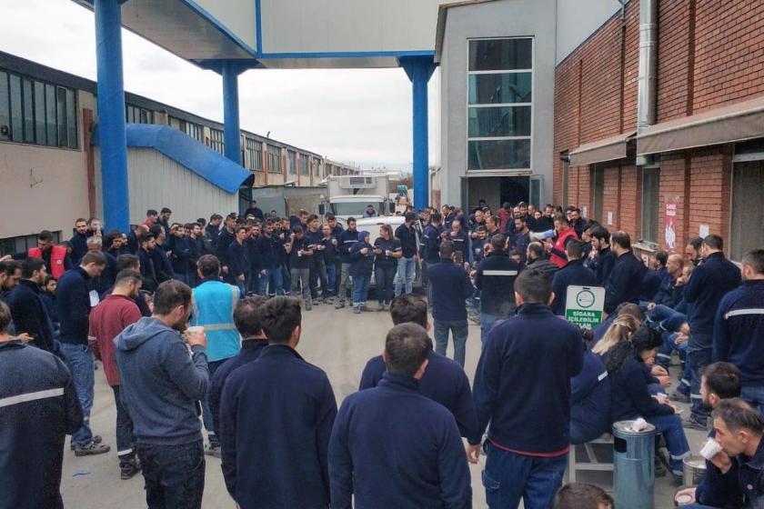 Renta işçileri kıdem tazminatı için fabrika bahçesinde eylem yaptı