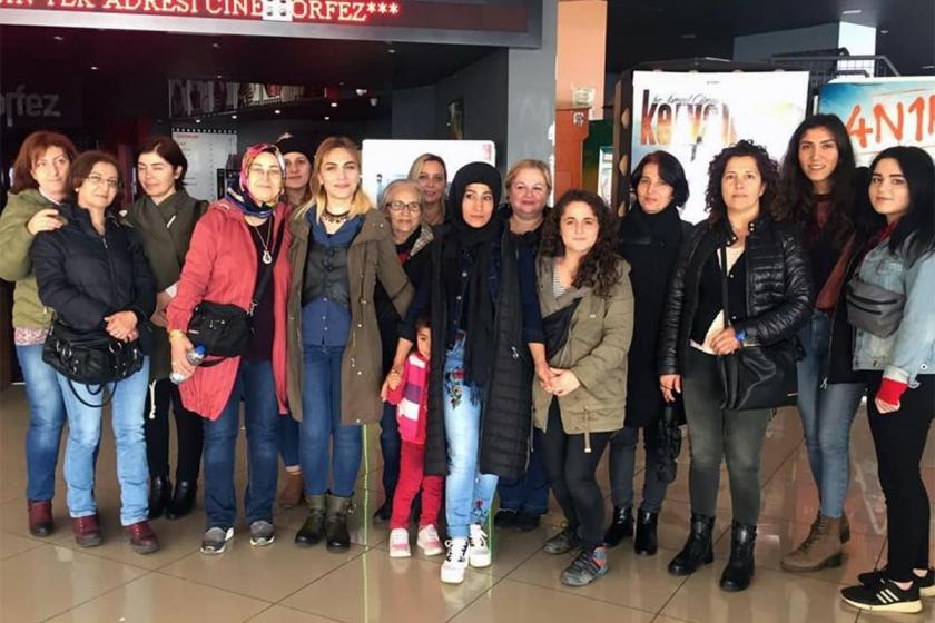 Reyhan Başaran sözünü tuttu; kadınlarla sinemaya gitti