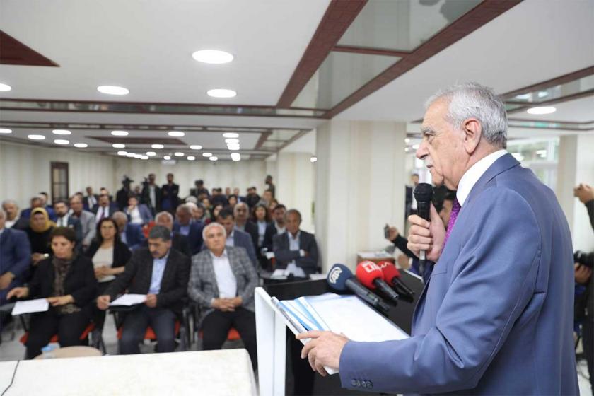 Mardin Belediye Başkanı Ahmet Türk, belediyenin borçlarını açıkladı