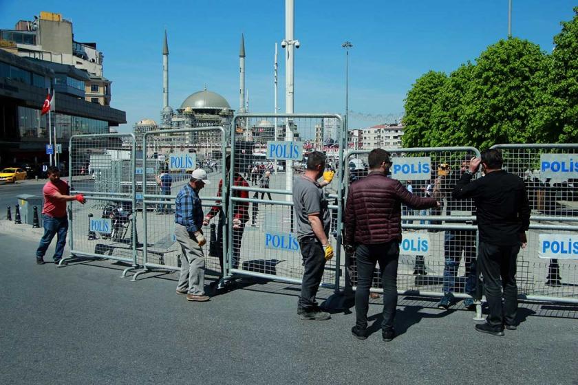 1 Mayıs öncesi Taksim Meydanı polis bariyerleri ile kapatılıyor