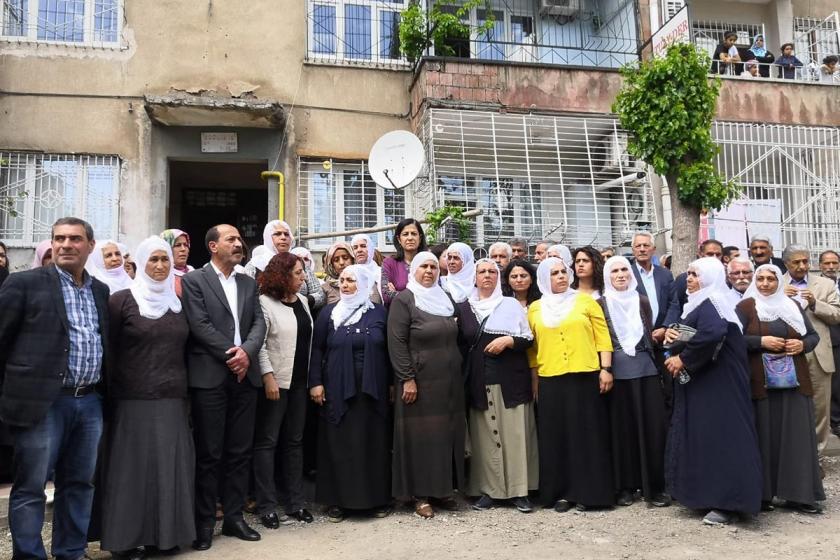 Açlık grevindeki tutukluların anneleri: Çocuklarımız ölmesin