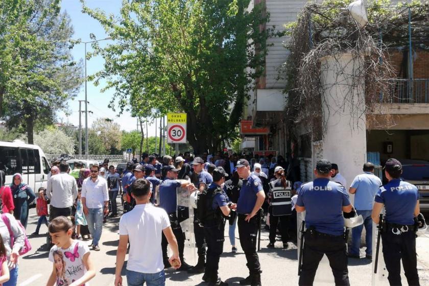 Tutuklu annelerine Diyarbakır ve Adana'da yine polis ablukası