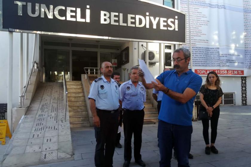 Dersim Belediyesinde görevli 6 zabıta, valinin talimatıyla gözaltına alındı