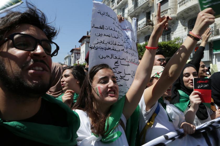 Cezayir'de ‘Buteflika temsilcileri’ protesto edildi