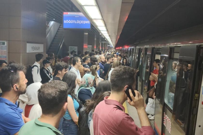 Marmaray seferlerinde gecikme yoğunluğa neden oldu