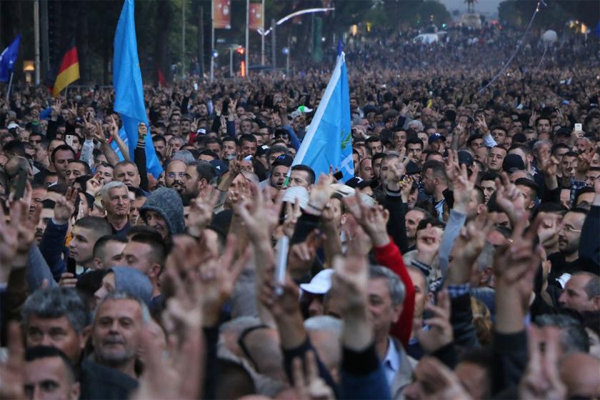 Arnavutluk’ta hükümet karşıtı protestolar sürüyor